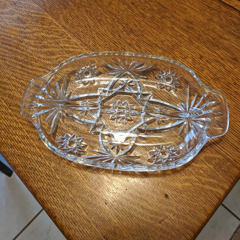 Beautiful vintage clear glass serving tray with handles 2 separate serving areas